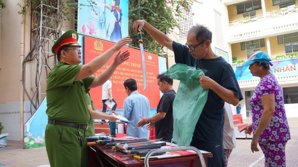 Đấu tranh mạnh với hành vi mua bán “hàng nóng” và pháo ở TP Hồ Chí Minh -0