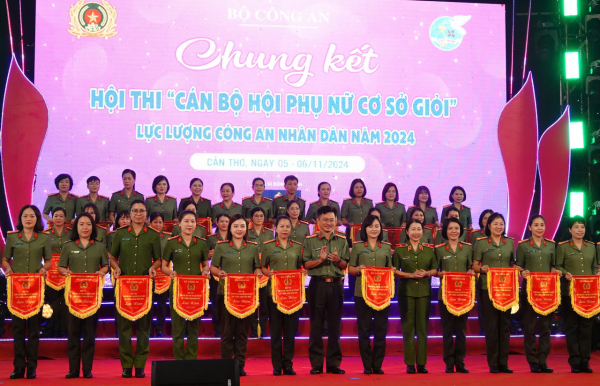 44 thí sinh CAND tranh tài chung kết Hội thi “Cán bộ Hội Phụ nữ cơ sở giỏi” -0