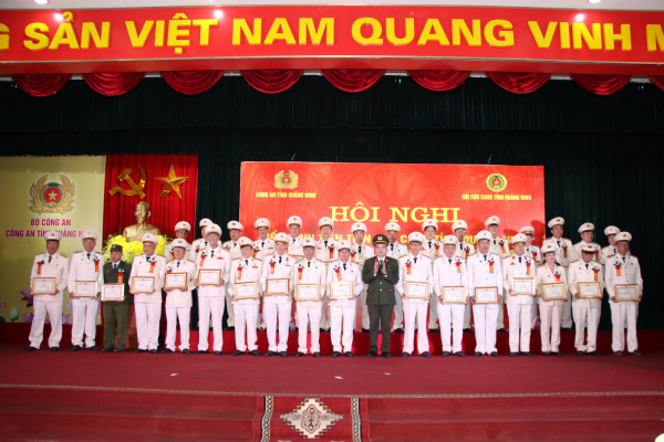 Tuyên dương cựu Công an Quảng Ninh có nhiều thành tích nổi bật tại cơ sở -0