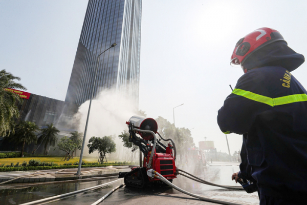 Ấn tượng màn diễn tập của cảnh sát phòng cháy chữa cháy, cứu nạn cứu hộ tại Hải Phòng -2