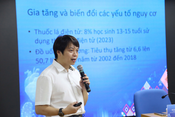 Phát huy vai trò của thầy thuốc trẻ trong tuyên truyền tác hại của thuốc lá điện tử, thuốc lá nung nóng -0