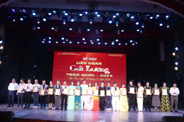 Trao 4 Huy chương vàng, 8 Huy chương Bạc cho vở diễn tai Liên hoan Cải lương toàn quốc năm 2024  -0