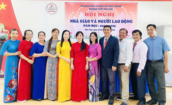 Những cô giáo yêu nghề, mến trẻ -0