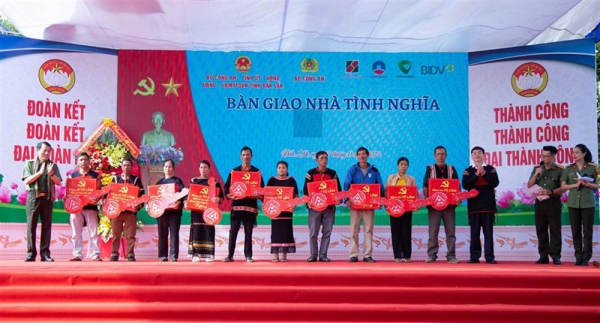 Minister Luong Tam Quang attends Great National Unity Festival in Dak Lak -0