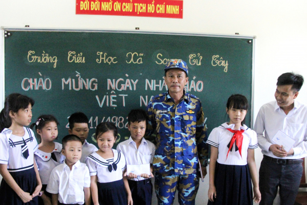      Ấm áp, bình dị Ngày Nhà giáo Việt Nam ở huyện đảo Trường Sa -0