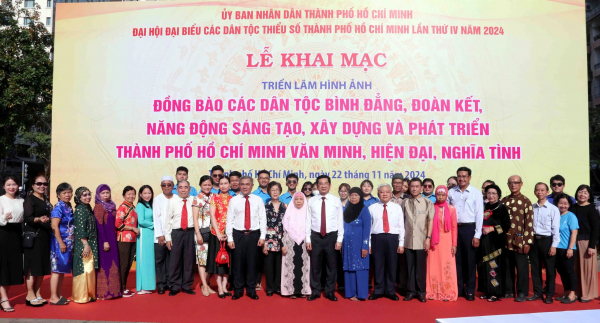 Khai mạc triển lãm ảnh về đồng bào các dân tộc xây dựng, phát triển TP Hồ Chí Minh  -0