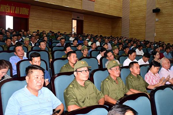 dại bieu tham du hoi nghi trien khai kh725 tai huyen kien thuy.jpg -0