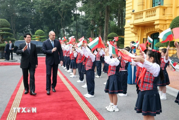 Chủ tịch nước Lương Cường chủ trì lễ đón chính thức Tổng thống Bulgaria -0