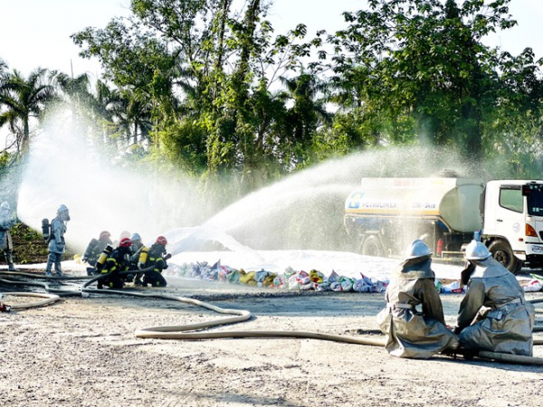 Thực tập phương án chữa cháy và cứu nạn cứu hộ tại cửa hàng xăng dầu -0
