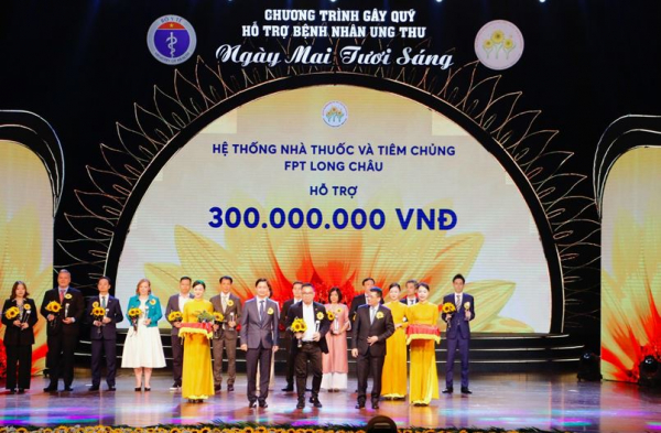 Triệu nghĩa tình trao gửi bệnh nhân ung thư -0