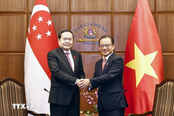 Chủ tịch Quốc hội và Phu nhân kết thúc tốt đẹp chuyến thăm Singapore -0