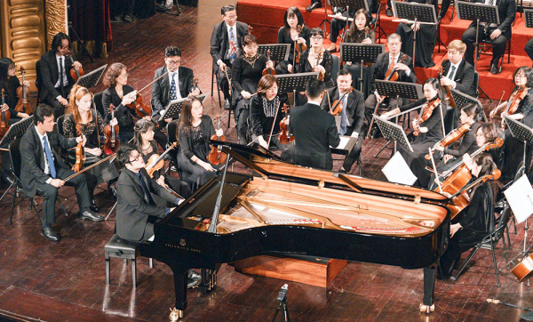 ngh%3f si luu ð%3fc anh trong m%3ft concert %3f hà n%3fi.jpg -1