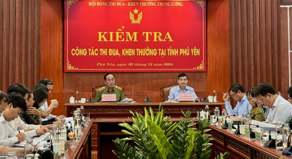 Deputy Minister Tran Quoc To inspects emulation and rewards work in Phu Yen -0