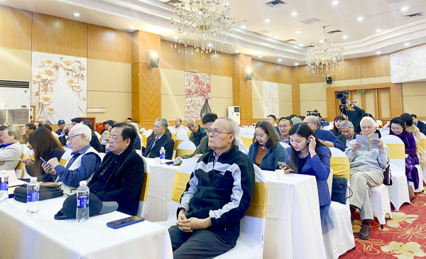 Thi ca đương đại với  sức sống mới của ngôn ngữ thơ -0