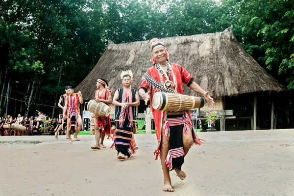 Màu Giẻ Triêng ở biên giới Đăk Răng -0