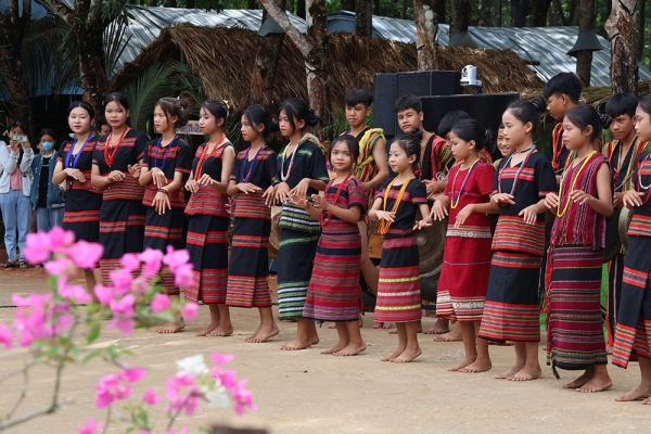 Màu Giẻ Triêng ở biên giới Đăk Răng -0