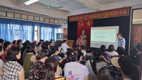 QLTT Quảng Ninh đẩy mạnh công tác tuyên truyền pháp luật về kinh doanh thương mại -0