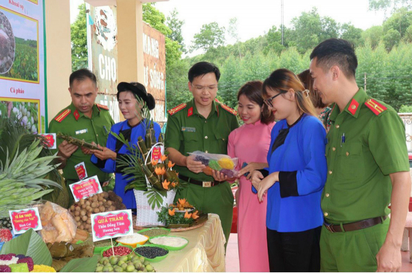 Bình yên Lạng Giang -0