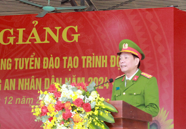 Hơn 300 học viên Trung cấp huấn luyện quân sự, võ thuật tại Bộ Tư lệnh Cảnh sát cơ động -0