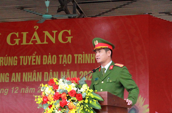 Hơn 300 học viên Trung cấp huấn luyện quân sự, võ thuật tại Bộ Tư lệnh Cảnh sát cơ động -0