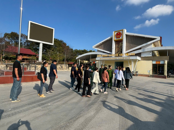 Giải cứu nhiều phụ nữ bị bán ra nước ngoài bóc lột tình dục -0