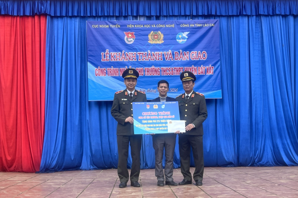 Chung tay xây dựng công trình bếp ăn bán trú tặng trường THCS và THPT huyện Bát Xát -0