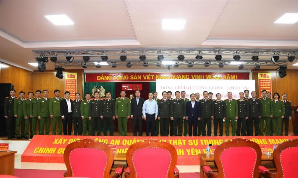 Minister Luong Tam Quang works with Quang Ninh Provincial Police Department -0