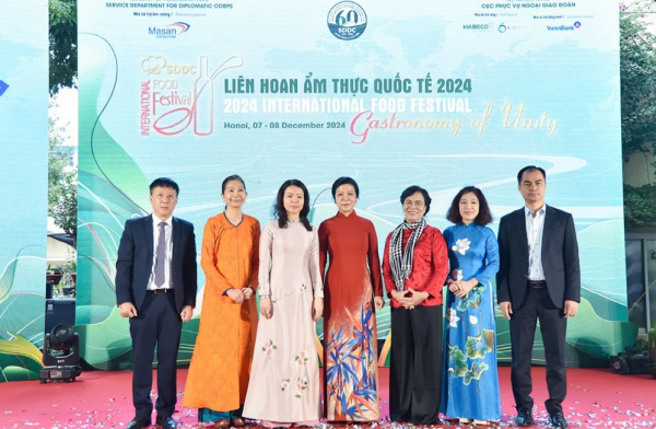Liên hoan Ẩm thực Quốc tế hấp dẫn thu hút hàng ngàn lượt khách tham quan -0