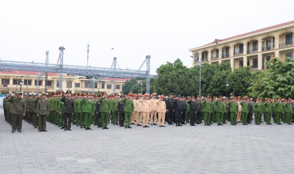 Công an các địa phương ra quân trấn áp tội phạm, bảo đảm nhân dân đón Tết an lành -0