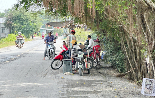 Một lần thâm nhập thủ phủ hàng lậu... -0