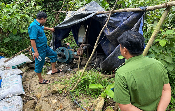 khai thac vang 1-ngoc thi.jpg -0