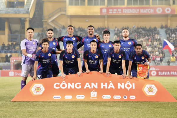 Bộ trưởng Lương Tam Quang dự giao hữu bóng đá giữa CLB Công an Hà Nội – CLB Slavia Praha -0