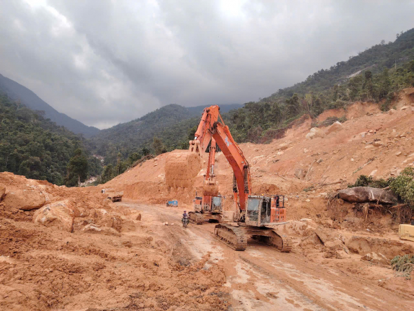 Thông xe qua đèo Khánh Lê từ 7h sáng mai nhưng vẫn phải đóng đường ban đêm -0