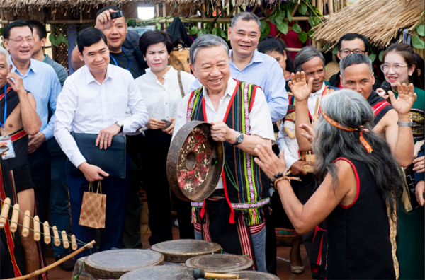 Thực hiện tốt chính sách tôn giáo, góp phần tăng cường khối đại đoàn kết dân tộc ở Kon Tum -0