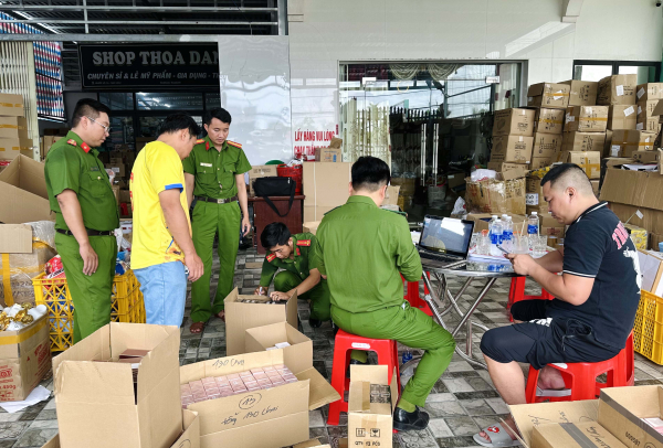 Không để hàng lậu, hàng giả xâm nhập thị trường Tết -0