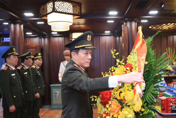 Đảng uỷ Công an Trung ương, Bộ Công an dâng hương tưởng niệm Chủ tịch Hồ Chí Minh -0