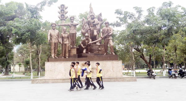 Tiếng rao lảnh lót phố vui -0