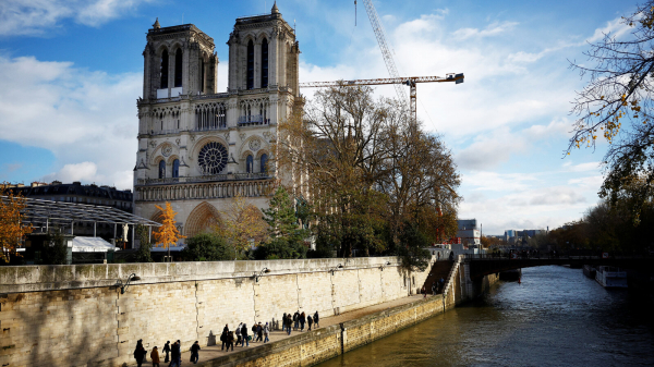 Bí mật kho hiện vật ngàn năm tuổi trong Nhà thờ Đức bà Paris -0