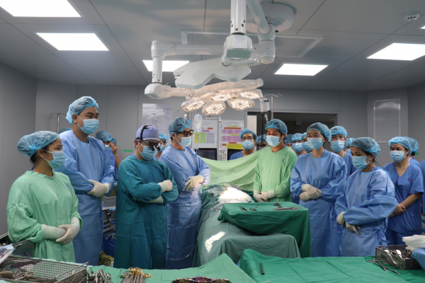 Ca ghép thận cho một bệnh nhi từ người hiến tạng chết não đã thành công -1