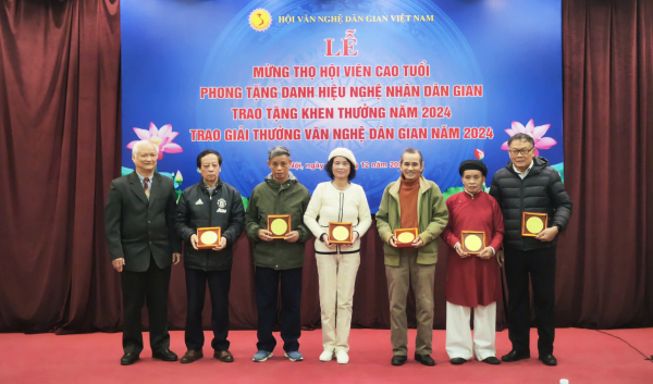 Trao Giải thưởng Văn nghệ dân gian và phong tặng danh hiệu Nghệ nhân dân gian năm 2024 -0