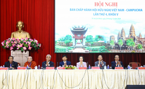 Vun đắp hơn nữa quan hệ hữu nghị truyền thống Việt Nam - Campuchia -0