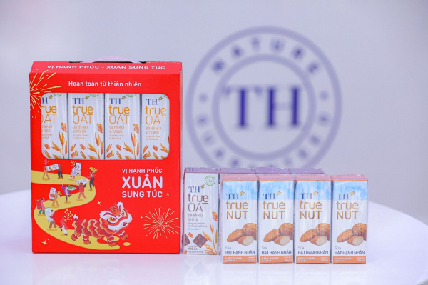 Món quà sức khỏe mùa Tết 2025: TH true NUT & TH true OAT với thông điệp Vị Hạnh Phúc – Xuân Sung Túc  -0