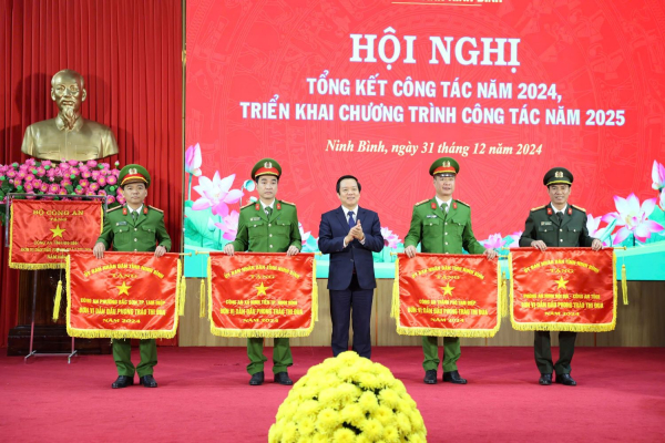 Công an tỉnh Ninh Bình triển khai nhiệm vụ công tác năm 2025 -0