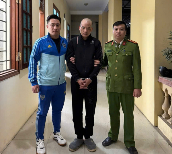 Liên tiếp bắt giữ các đối tượng có tiền án, cướp giật tiệm vàng -0