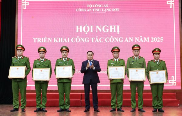 Công an tỉnh Lạng Sơn tổ chức Hội nghị triển khai công tác năm 2025 -0