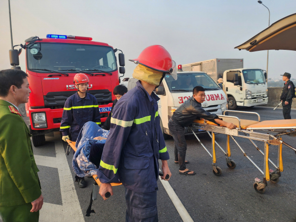 Cứu thành công 16 người bị thương trên xe khách bị tai nạn trên đường cao tốc -0