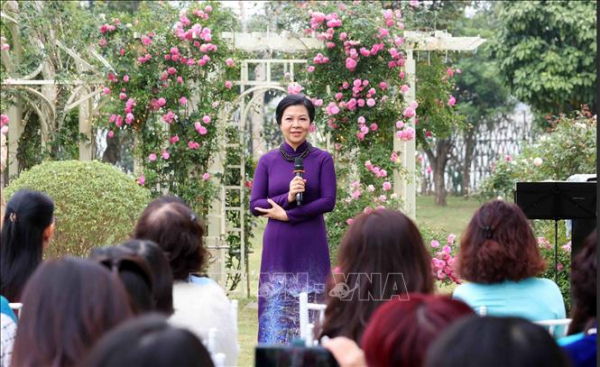 Phu nhân Tổng Bí thư gặp mặt thân mật đầu năm mới với Nhóm Phụ nữ Cộng đồng ASEAN tại Hà Nội -0