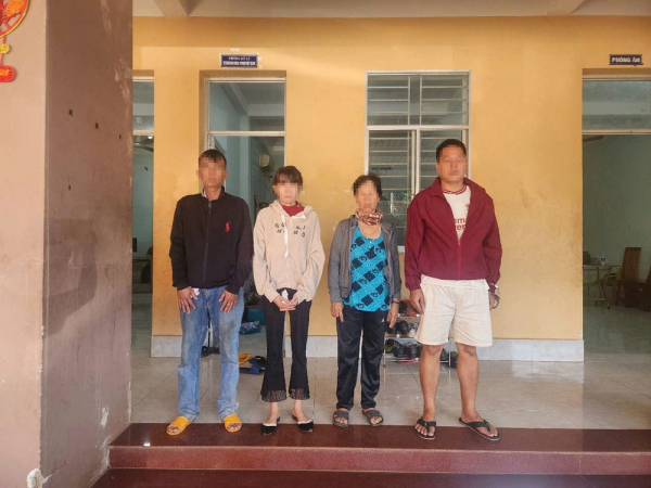 Chủ nhà nghỉ và quán cà phê phối hợp điều gái bán dâm -0