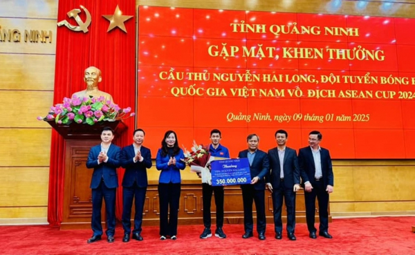 Quảng Ninh thưởng cầu thủ Hai Long 450 triệu đồng -0