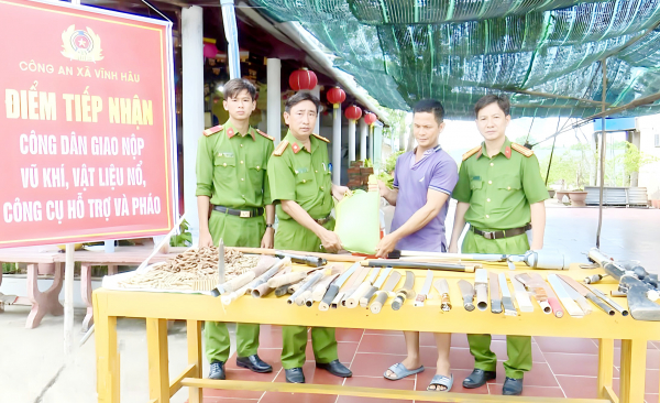 Làm tốt công tác vận động giao nộp vũ khí, vật liệu nổ, công cụ hỗ trợ và pháo -0